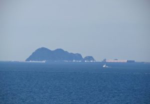 展望室から望む白島国家石油備蓄基地